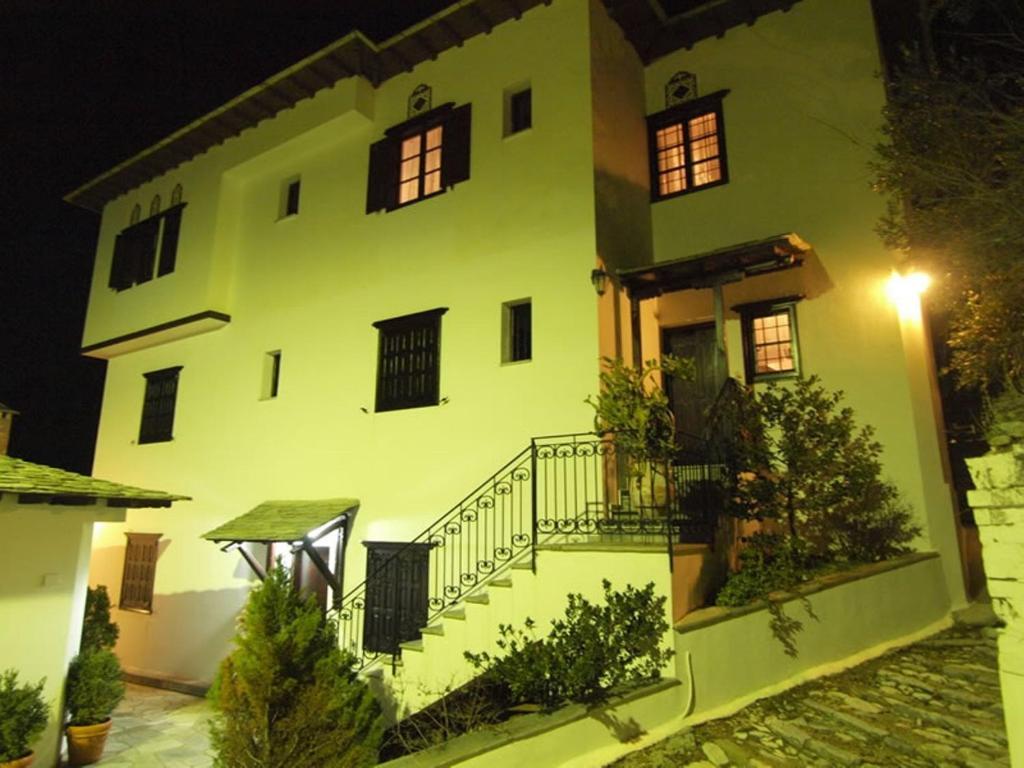 Hotel Adam Makrinitsa Exterior photo